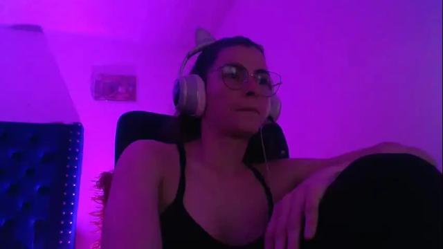 Image 2 of mariel_sins21 Stream on Chaturbate on 1 month ago
