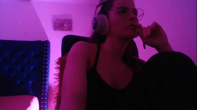 Image 4 of mariel_sins21 Stream on Chaturbate on 1 month ago