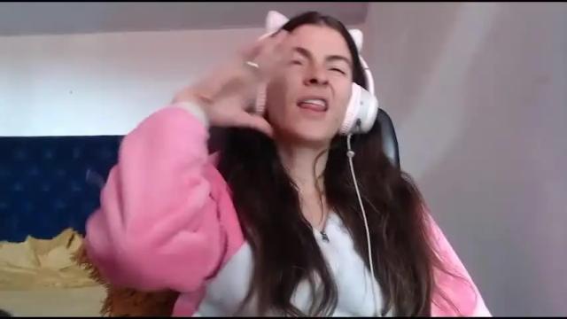 Image 2 of mariel_sins21 Stream on Chaturbate on 1 month ago