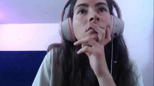 Image 2 of mariel_sins21 Stream on Chaturbate on 1 month ago