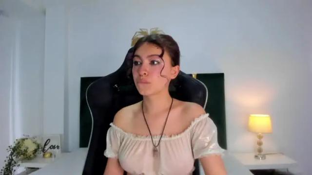 Image 2 of marietay Stream on Chaturbate on 17 months ago