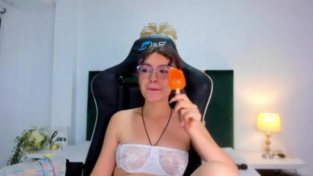 Image 3 of marietay Stream on Chaturbate on 17 months ago
