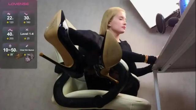 Image 4 of marietta__castro Stream on Chaturbate on 1 month ago