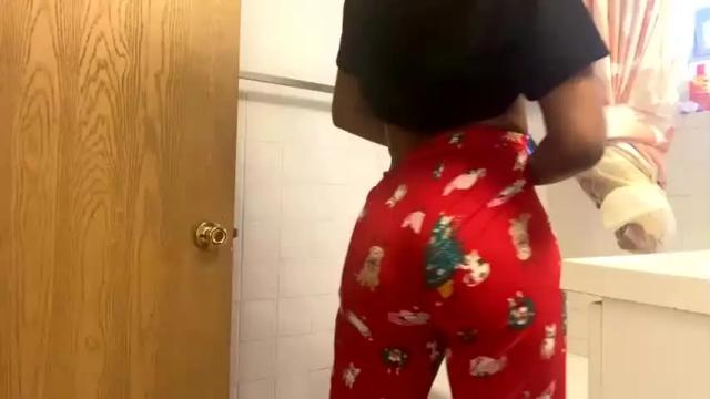 Image 3 of mariexxx22 Stream on Chaturbate on 17 months ago