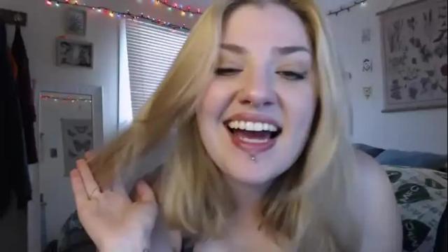 Image 8 of marigoldrue Stream on Chaturbate on 22 days ago