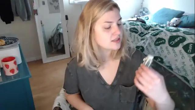 Image 8 of marigoldrue Stream on Chaturbate on 8 days ago