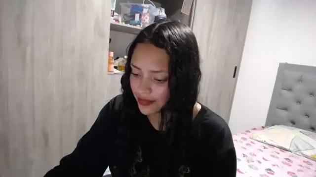 Image 10 of mariham_01 Stream on Chaturbate on 16 months ago