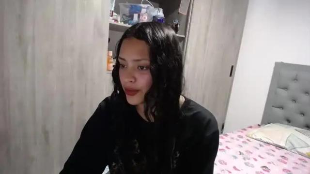 Image 12 of mariham_01 Stream on Chaturbate on 16 months ago