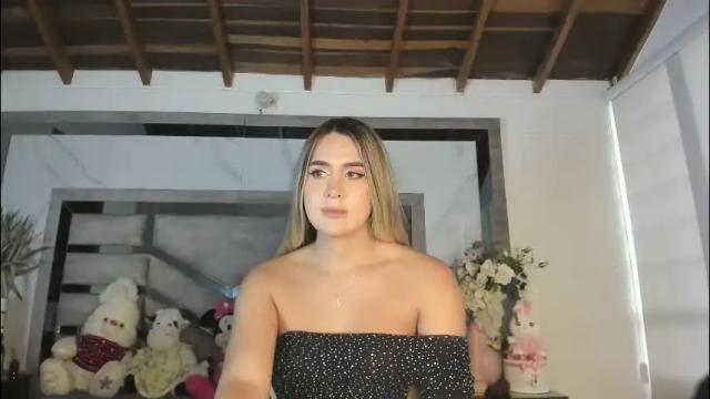 Image 3 of marihana_one1 Stream on Chaturbate on 2 days ago