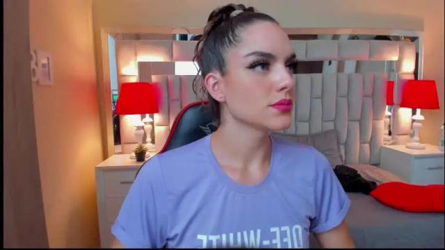 Image 3 of mariiahneedles Stream on Chaturbate on 1 month ago