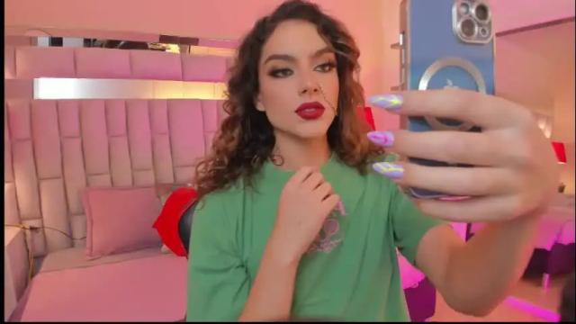 Image 2 of mariiahneedles Stream on Chaturbate on 1 month ago