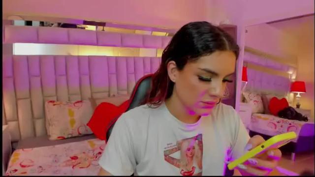 Image 12 of mariiahneedles Stream on Chaturbate on 1 month ago