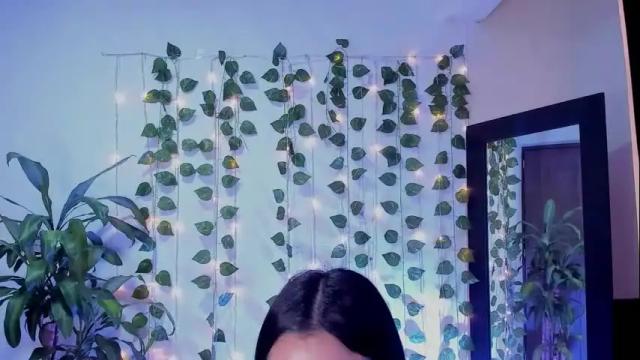 Image 2 of mariianadiaz1_ Stream on Chaturbate on 2 months ago