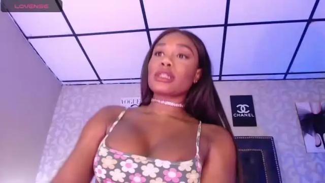Image 7 of mariieprice Stream on Chaturbate on 15 months ago