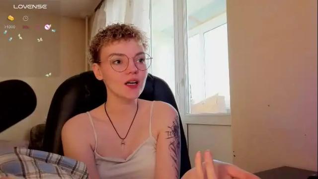 Image 2 of marilaass Stream on Chaturbate on 8 months ago