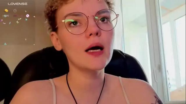 Image 8 of marilaass Stream on Chaturbate on 8 months ago