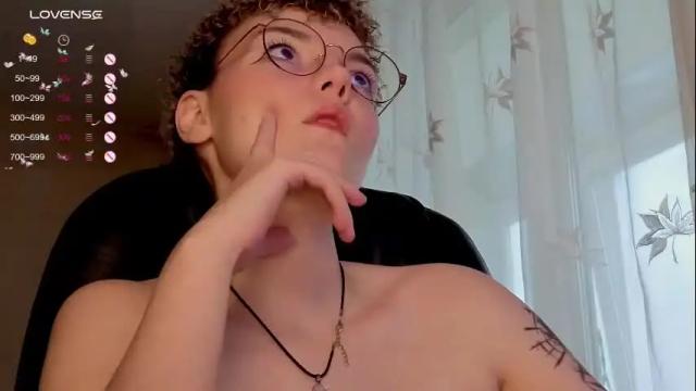 Image 3 of marilaass Stream on Chaturbate on 8 months ago