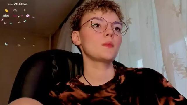 Image 7 of marilaass Stream on Chaturbate on 8 months ago