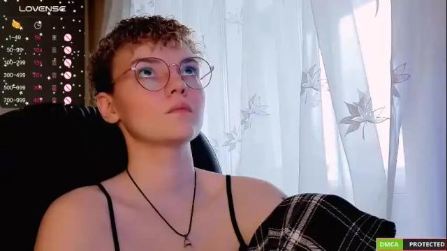 Image 2 of marilaass Stream on Chaturbate on 8 months ago