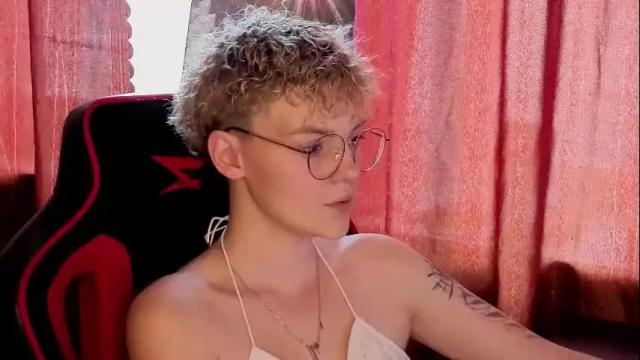 Image 2 of marilaass Stream on Chaturbate on 7 months ago