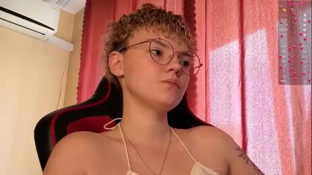 Image 3 of marilaass Stream on Chaturbate on 6 months ago