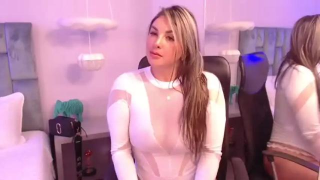 Image 12 of marilyn__m Stream on Chaturbate on 15 months ago