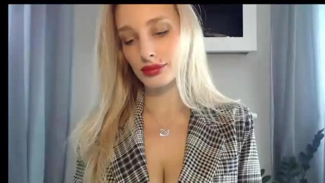 Image 2 of marilyndevilish Stream on Chaturbate on 13 months ago