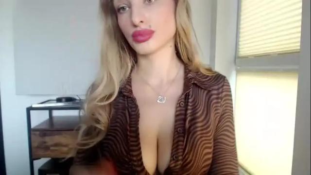 Image 12 of marilyndevilish Stream on Chaturbate on 2 months ago