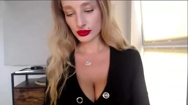 Image 3 of marilyndevilish Stream on Chaturbate on 13 days ago