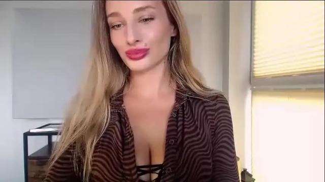 Image 4 of marilyndevilish Stream on Chaturbate on 6 days ago