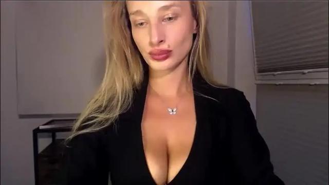 Image 12 of marilyndevilish Stream on Chaturbate on 2 months ago