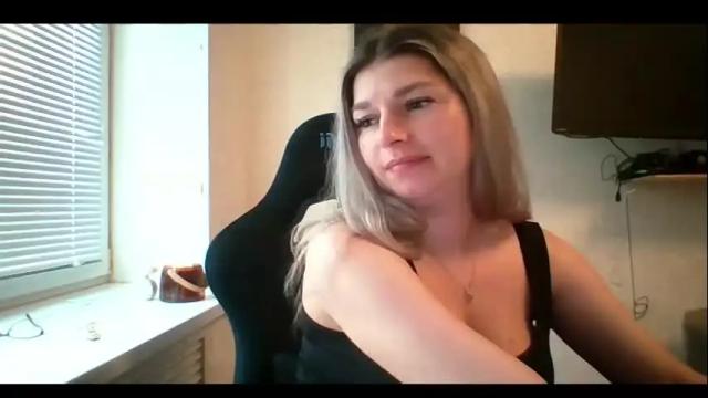 Image 2 of marina_xi Stream on Chaturbate on 1 month ago