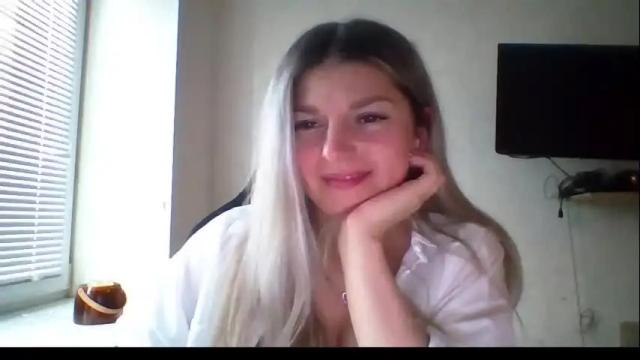 Image 7 of marina_xi Stream on Chaturbate on 1 month ago