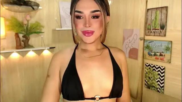 Image 3 of marinamorets Stream on Chaturbate on 1 month ago