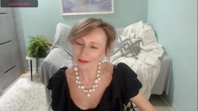 Image 2 of marinmonakoz Stream on Chaturbate on 3 months ago