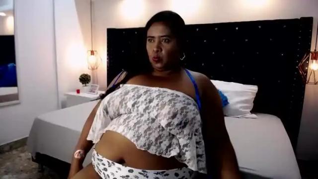 Image 3 of marisela_martinez1 Stream on Chaturbate on 18 months ago