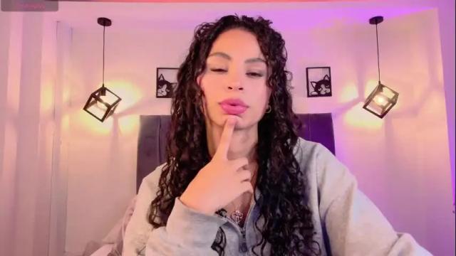 Image 3 of marivimichel01 Stream on Chaturbate on 25 days ago