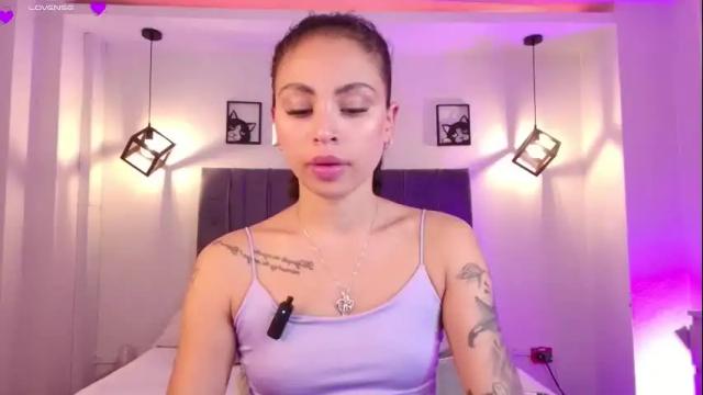 Image 3 of marivimichel01 Stream on Chaturbate on 23 days ago
