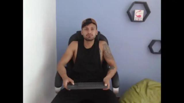 Image 4 of mark_has_fun Stream on Chaturbate on 16 months ago