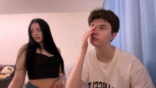 Image 4 of mark_mary Stream on Chaturbate on 14 months ago