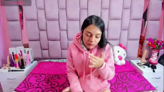 Image 2 of marlyanal Stream on Chaturbate on 5 months ago