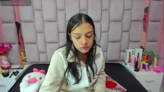 Image 8 of marlyanal Stream on Chaturbate on 3 months ago