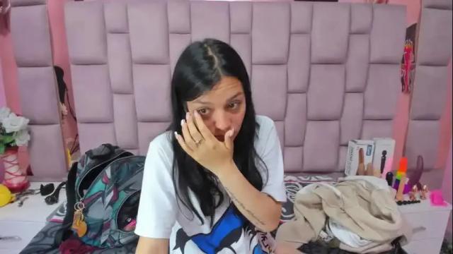 Image 3 of marlyanal Stream on Chaturbate on 3 months ago