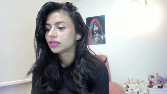 Image 2 of marrtinna__ Stream on Chaturbate on 13 months ago