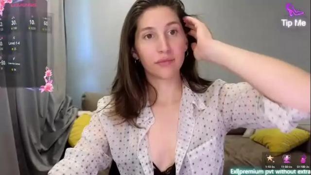 Image 2 of marrycolins Stream on Chaturbate on 16 days ago