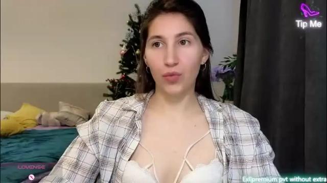 Image 2 of marrycolins Stream on Chaturbate on 11 days ago