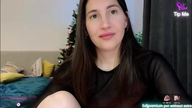 Image 4 of marrycolins Stream on Chaturbate on 6 days ago