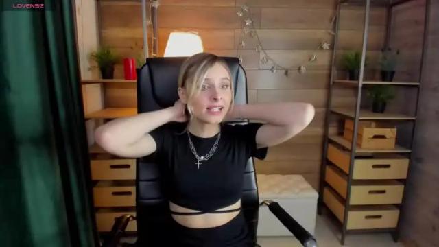 Image 2 of marrywilliams_ Stream on Chaturbate on 13 months ago