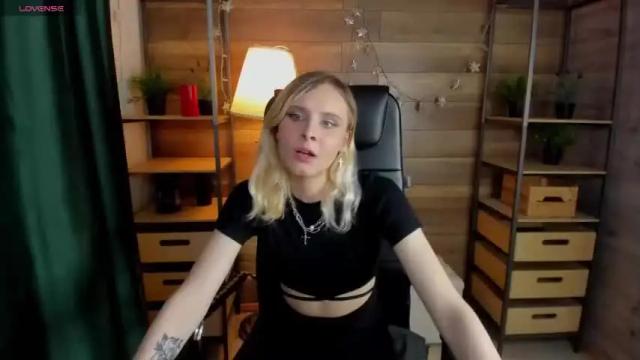Image 3 of marrywilliams_ Stream on Chaturbate on 13 months ago