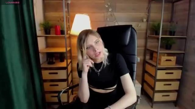 Image 6 of marrywilliams_ Stream on Chaturbate on 13 months ago